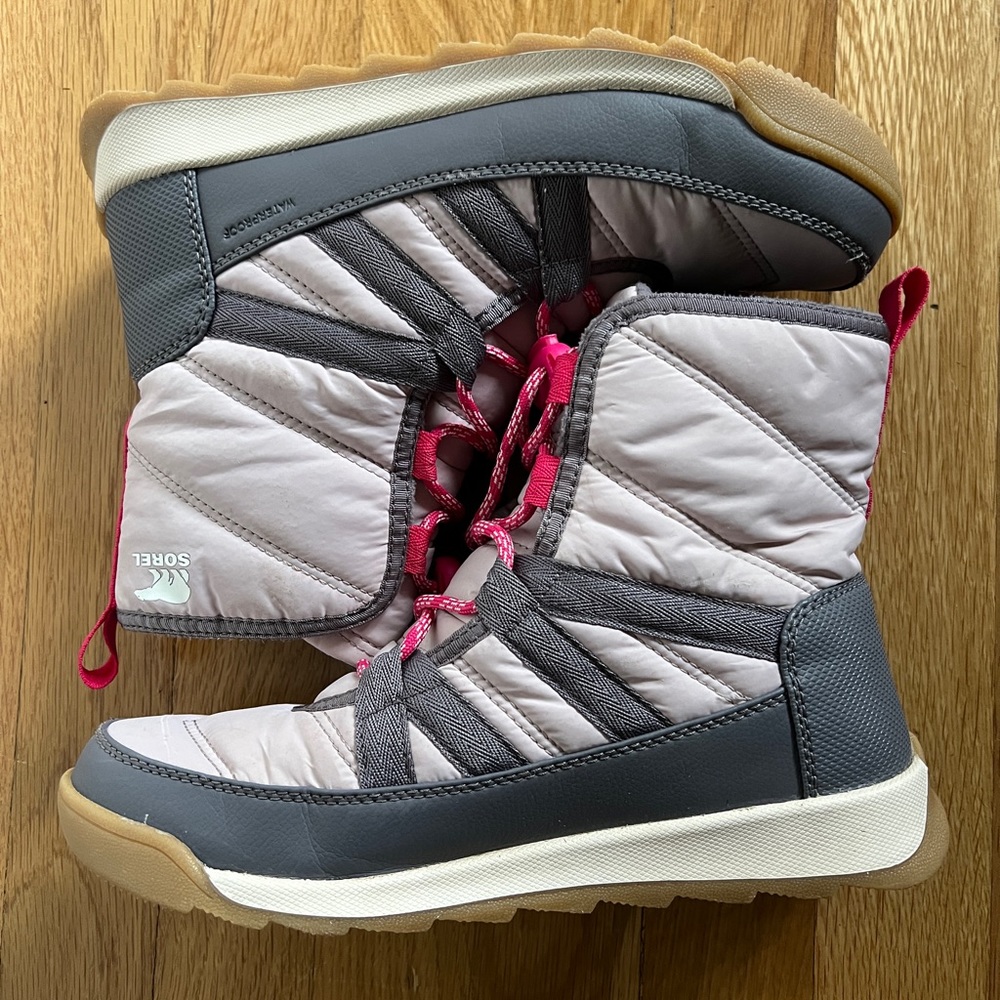 Sorel Kids Whitney II Short Lace Boots size 5 kids